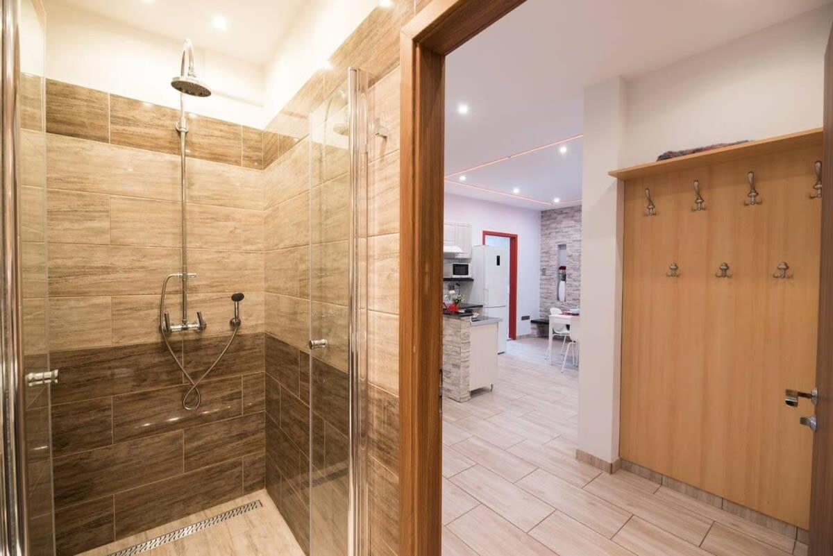 Apartament Ultra Large With Ac And Balcony *