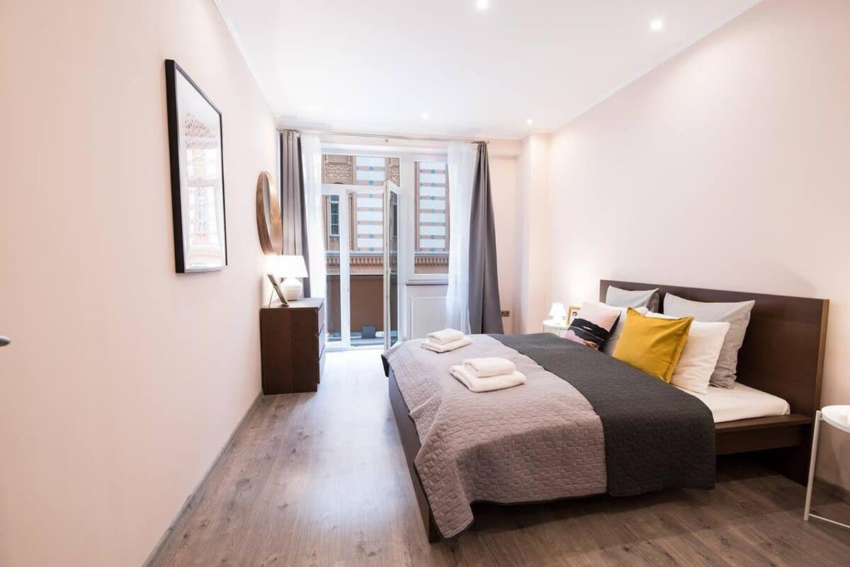 Apartament Ultra Large With Ac And Balcony